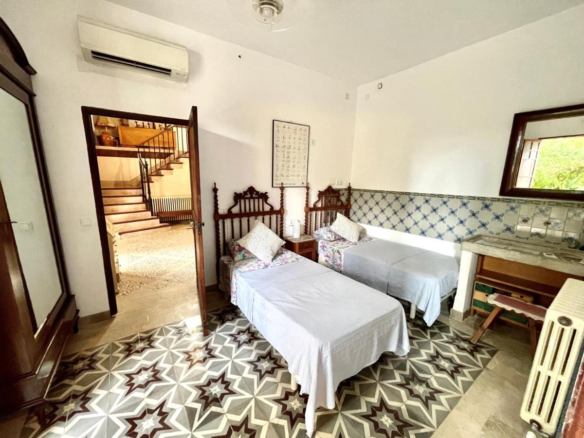 Son Jordi Nou, Beautiful Near Alaro Big Swimming Pool, Bbq Mountain Views 12people Villa Consell